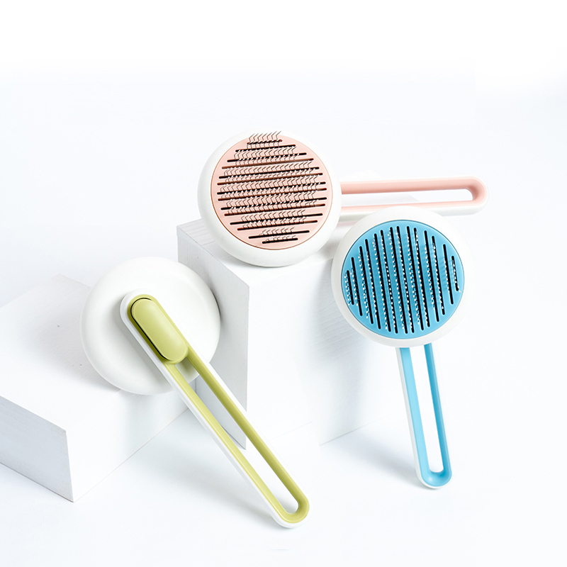 PET  COMBS